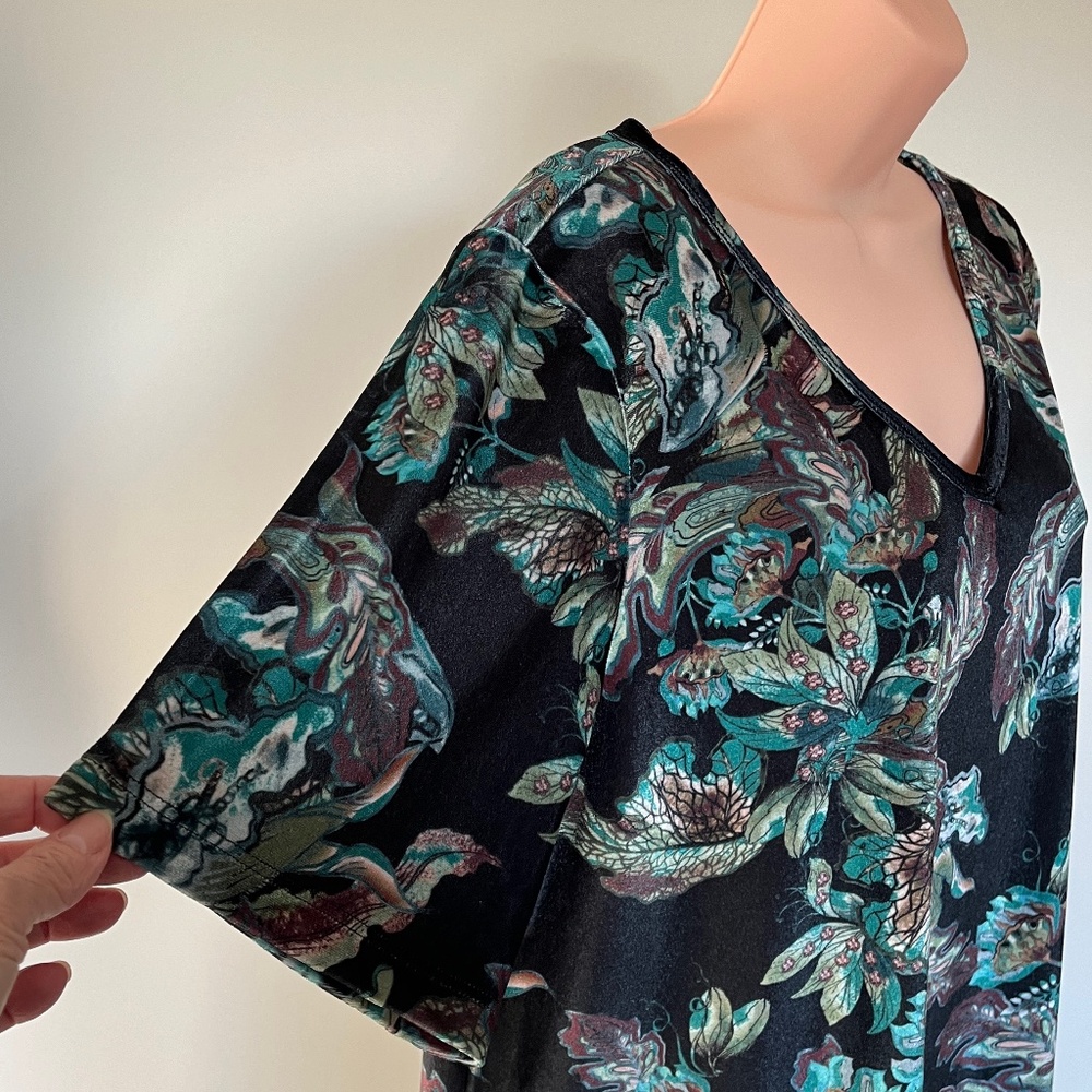 New with tags - Yesta Velour Midi Dress. Size 14 - Picture 5 of 12